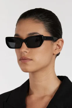 ELISA JOHNSON COOKIE IN GLOSS BLACK SUNGLASSES