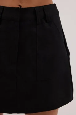 EVA BLACK LINEN SKORT