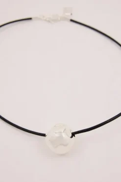 F+H SILVER HAMMERED BALL CHOKER