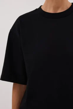NOAH BLACK LONGLINE TEE